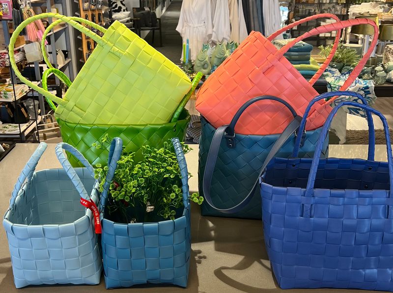 Handed By  +  Witzgall  Geflochtene Taschen aus recyceltem Kunststoff Sehr belastbar und robust – große Farb- und Größenauswahl